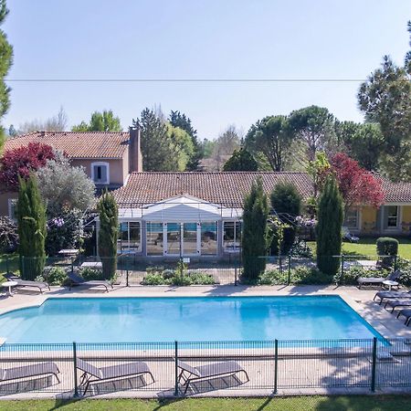 Sowell Hotels Domaine De La Petite Isle Л'Иль-сюр-ла-Сорг Экстерьер фото