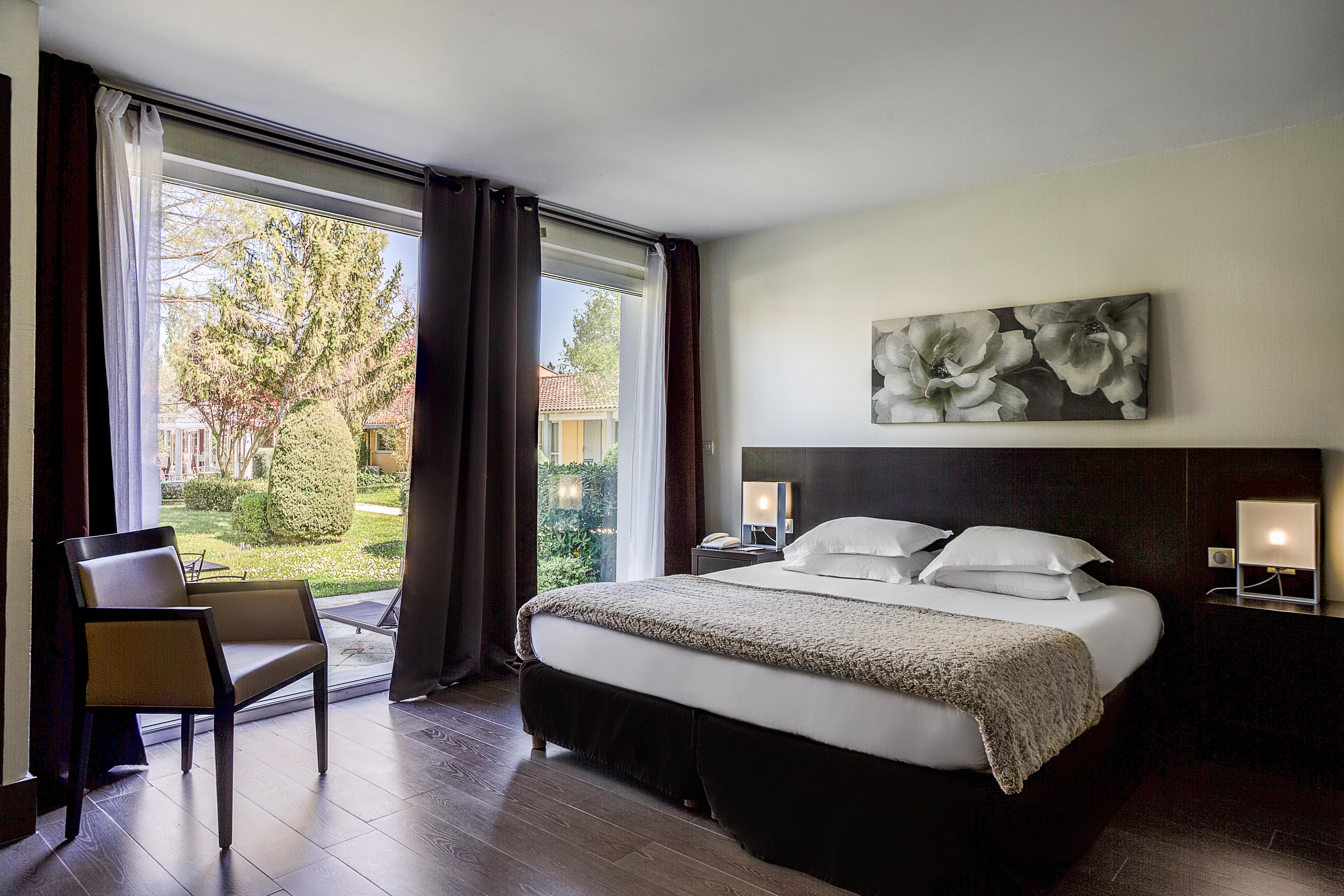 Sowell Hotels Domaine De La Petite Isle Л'Иль-сюр-ла-Сорг Экстерьер фото