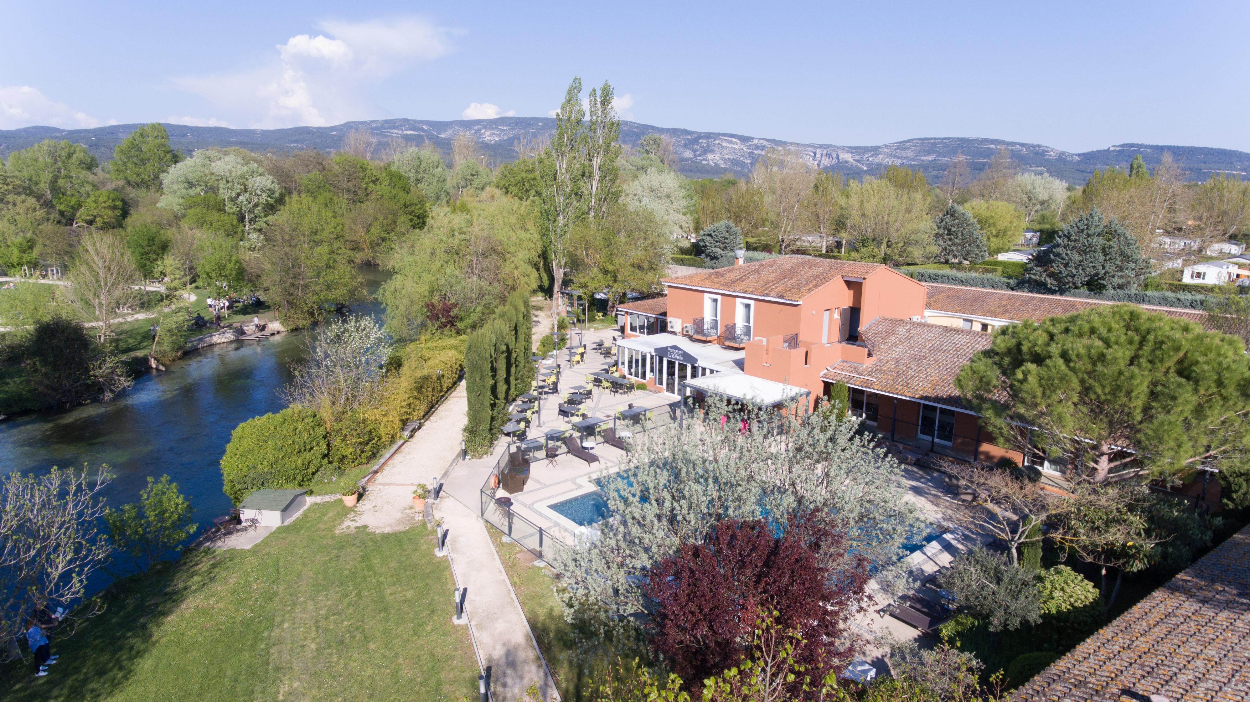 Sowell Hotels Domaine De La Petite Isle Л'Иль-сюр-ла-Сорг Экстерьер фото